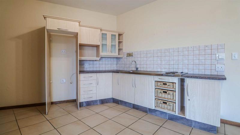 5 Bedroom Property for Sale in Glentana Western Cape